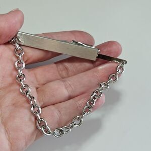 Sarah Coventry silver tone tie bar clip